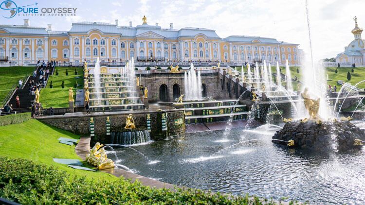 Petergof Fountain di Saint Petersburg atau russian versailles