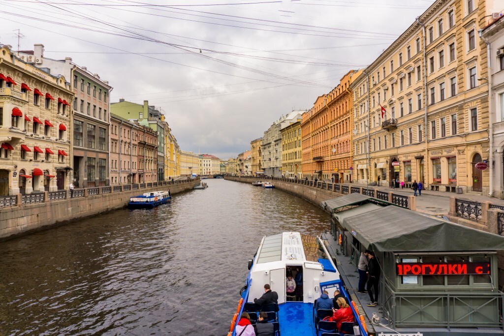 Canals in St Petersburg - Pure Odyssey Canals in St Petersburg