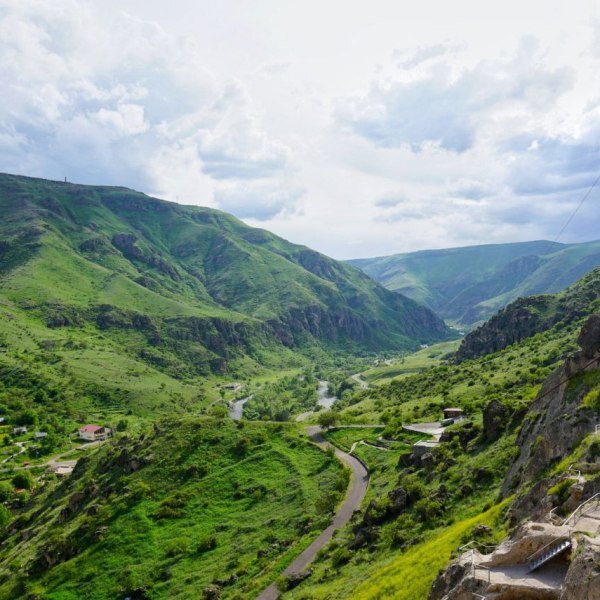 Vardzia mountain