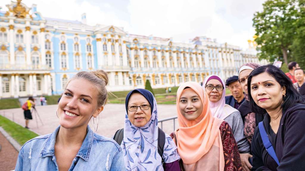 Malaysian tourist at Catherine palace - Pure Odyssey Malaysian tourist at Catherine palace