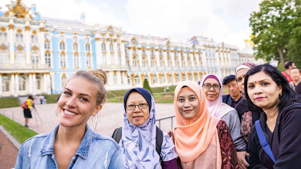 Malaysian tourist at Catherine palace - Pure Odyssey Malaysian tourist at Catherine palace